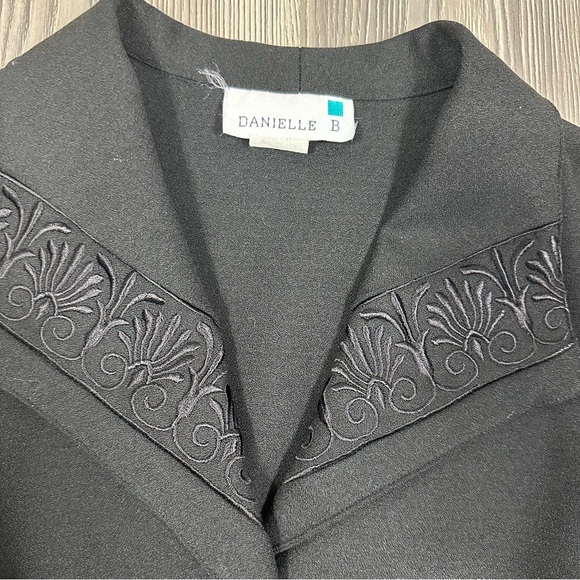 Danielle B Black Button Front Vest with Embroidered Lapels Women’s Size L - Picture 3 of 6